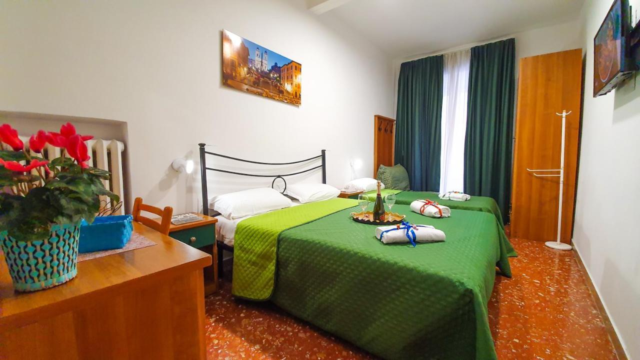 La Casa Verde Roma - Free Secure Parking If You Book 3 Nights Pensionat Rom