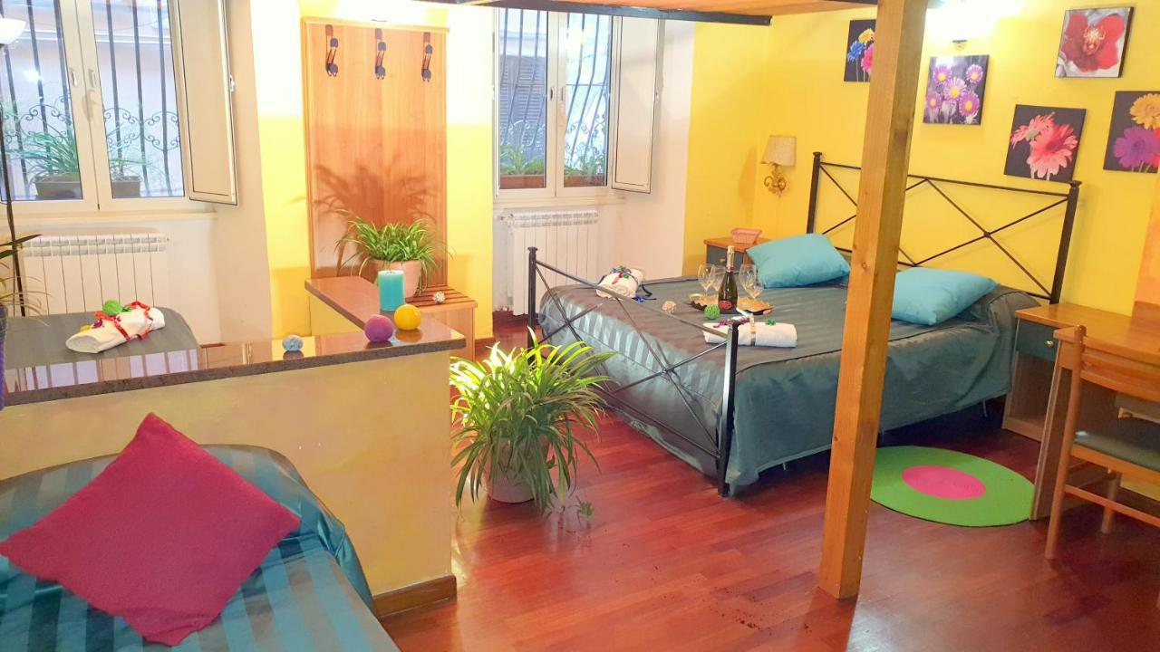 La Casa Verde Roma - Free Secure Parking If You Book 3 Nights Pensionat