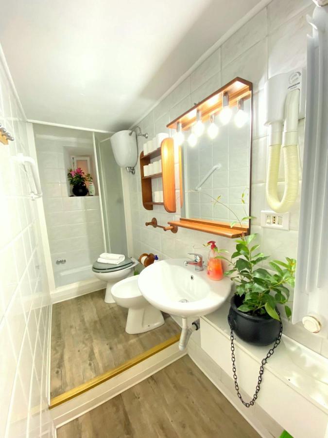 La Casa Verde Roma - Free Secure Parking If You Book 3 Nights Pensionat Rom