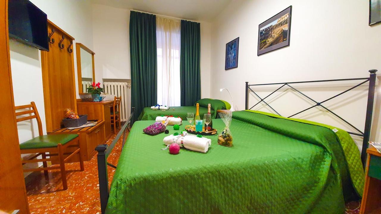 La Casa Verde Roma - Free Secure Parking If You Book 3 Nights Pensionat *